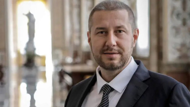 Пиарът на ГЕРБ Николов: Никъде в Указа не се вижда нарушение на Конституцията (ДОКУМЕНТ)