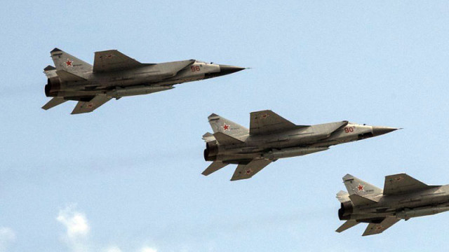 Руски самолет изтребител МиГ 31 е съпроводил днес два американски бомбардировача