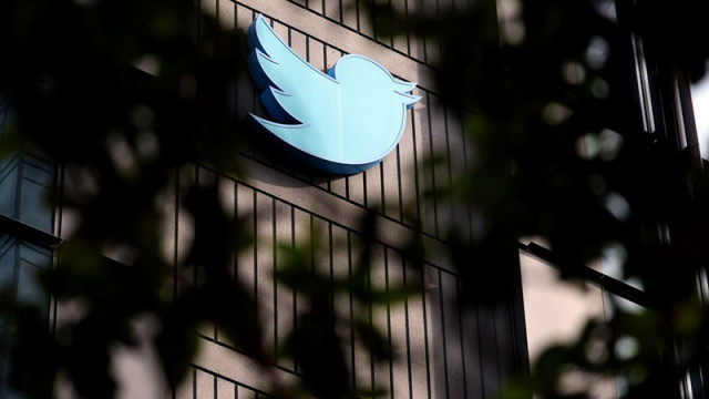 Хванаха Twitter да продава данни на разузнавателни агенции
