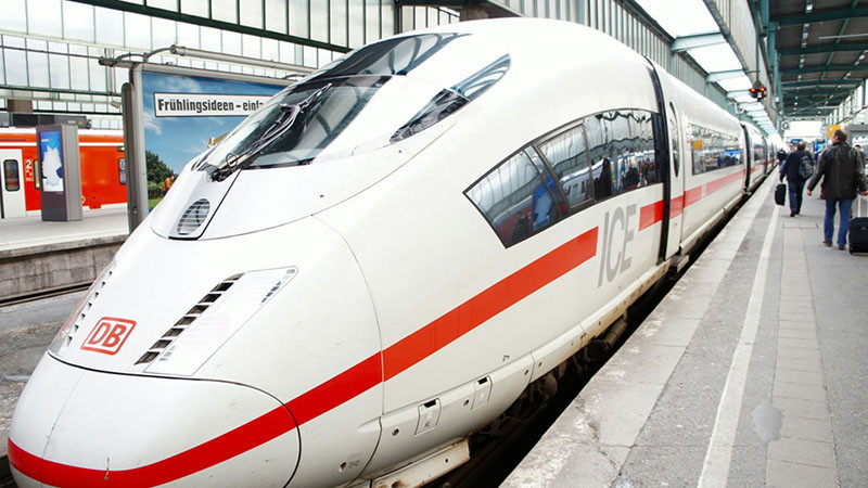 Южна Корея пуска високоскоростен влак, който ще намали времето за