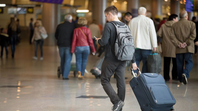 Задръствания и хаос по летищата: Милиони британци са в капана на великденските пътувания