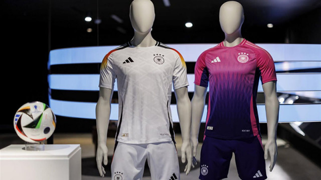 Германският производител на спортни облекла Адидас спира от продажба фланелките