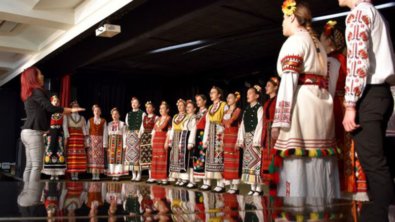 Връчиха отличията в Националния детски фолклорен конкурс „Диньо Маринов" във Варна (СНИМКИ)