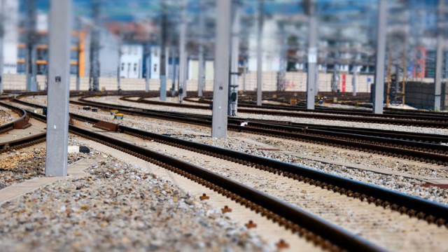 Изграждат жп връзка от гарата до летището в Бургас