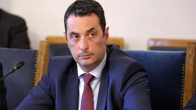Георги Гвоздейков ще бъде изключен от ПП ДБ  ако приеме да остане служебен министър