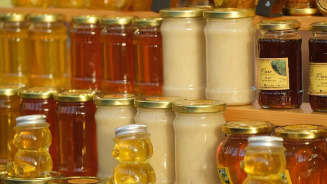 Европарламентът прие нови правила за производителите на мед