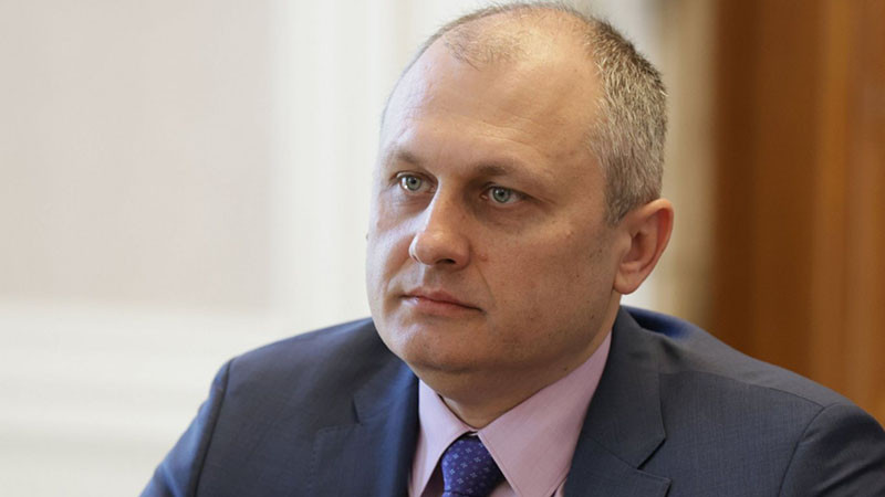 Мундров кани експерти от военното министерство в екипа по удостоверяване на машините