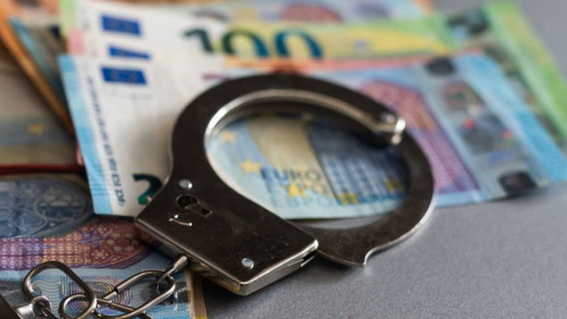 За имотни измами в Русе са задържани трима души, сред които и полицай