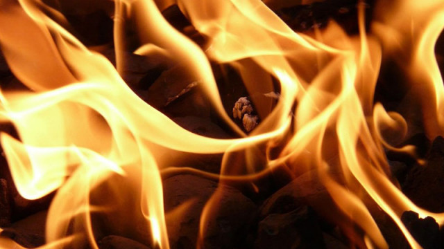 Общо 105 пожара са ликвидирани в страната за денонощие, една жена е пострадала