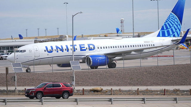 "Юнайтед" обвини "Боинг", че избухналият панел на 737 MAX 9 й е струвал $200 милиона