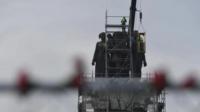 Подновяват демонтажа на Паметника на Съветската армия