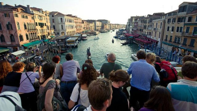 Туристите желаещи да посетят Венеция от днес вече ще трябва