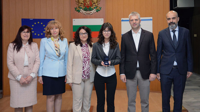Награди от Община Варна за двама варненски ученици