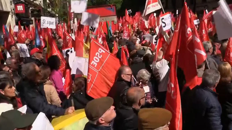 Хиляди поддръжници на Социалистическата партия се стекоха от цяла Испания
