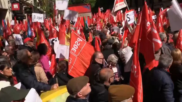 Хиляди поддръжници на Социалистическата партия се стекоха от цяла Испания