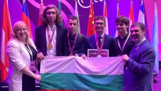 Български ученици грабнаха медалите на Международна олимпиада по химия