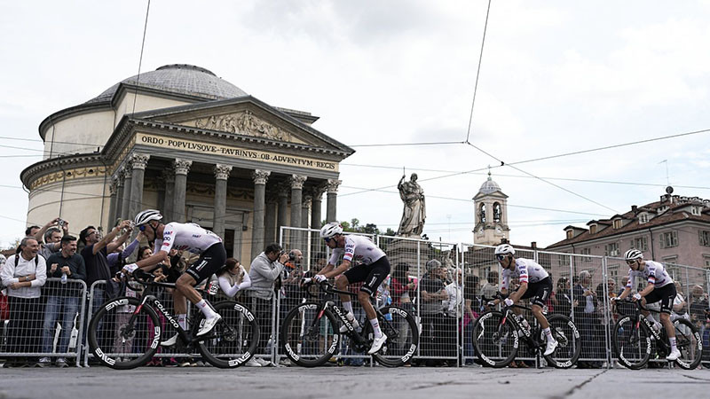 Тазгодишното издание на Джиро д`Италия стартира по специален начин, в