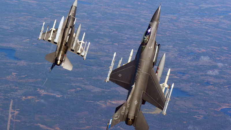 Нидерландия планира да предаде на Украйна американски изтребители F-16 тази есен