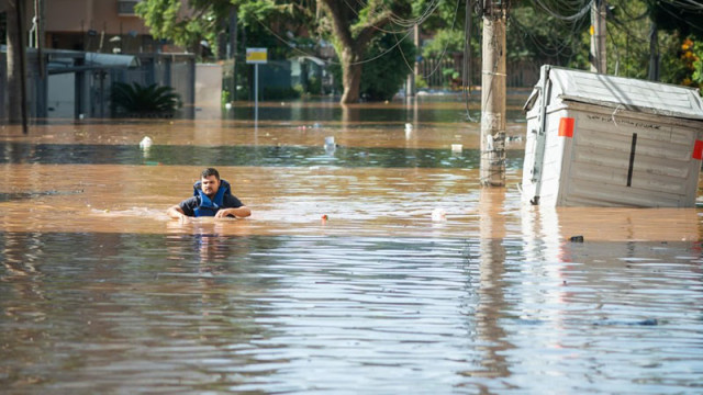 90 жертви на наводненията в Бразилия