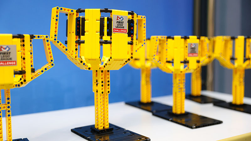 Отбор от Варна ще представя България на Европейското по FLL LEGO роботика (СНИМКИ)