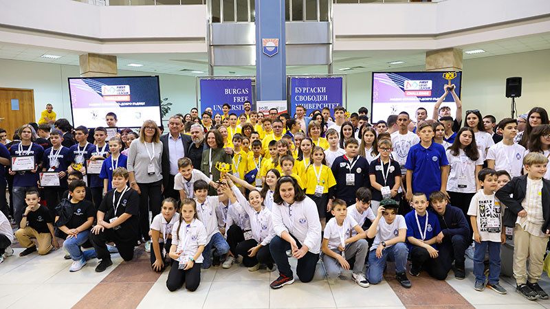 Отбор от Варна ще представя България на Европейското по FLL LEGO роботика (СНИМКИ)