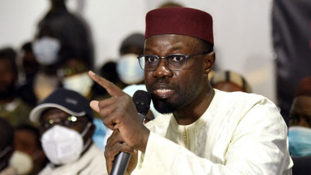 Сенегалският премиер Усман Сонко предложи да се затворят френските военни
