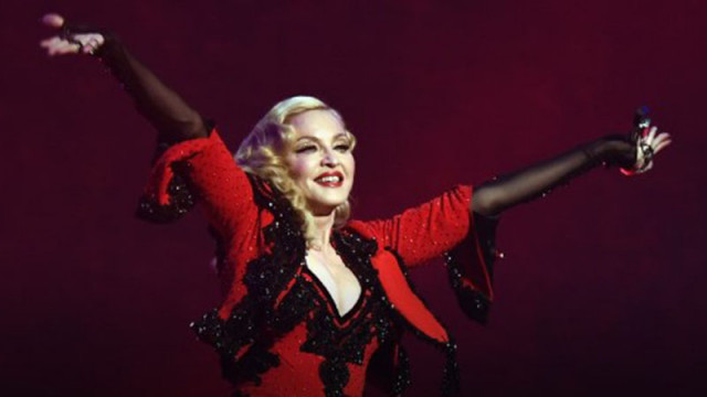 Съдят Мадона, че излагала феновете си на "порнография без предупреждение" по време на концертите си