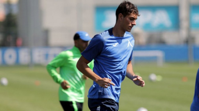 Левски взима младежки национал след проби