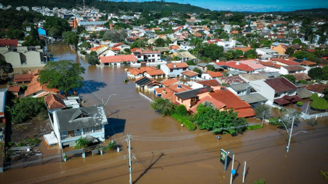 Големи наводнения подобни на тези нанесли опустошения в Южна Бразилия
