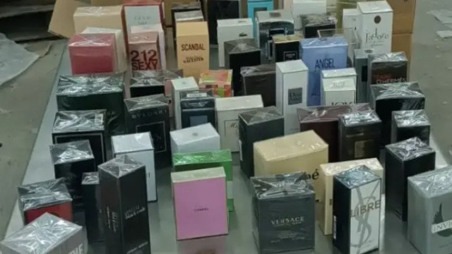58 417 маркови парфюма от 33 различни луксозни марки скрити