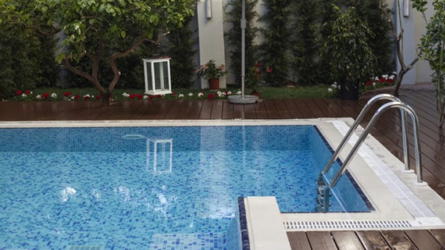 6-годишно дете едва не се удави в басейн на хотел