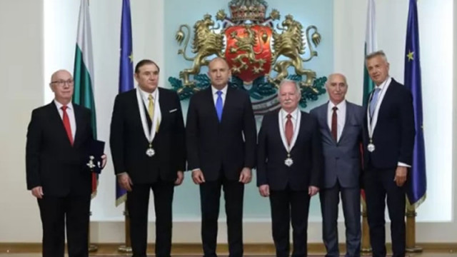 Държавният глава Румен Радев връчи държавни отличия на петима българи