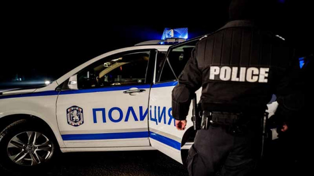 Пияна и дрогирана шофьорка се преобърна с колата си в Шуменско