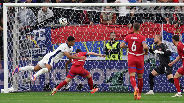 Англия победи Сърбия с 1 0 и стартира с очакваните три