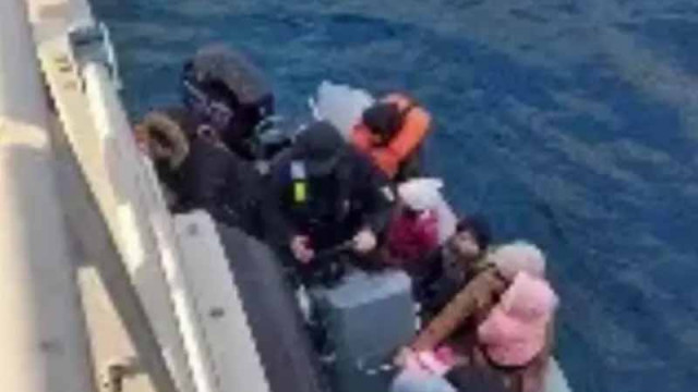 10 мигранти загинаха край Италия след корабокрушение