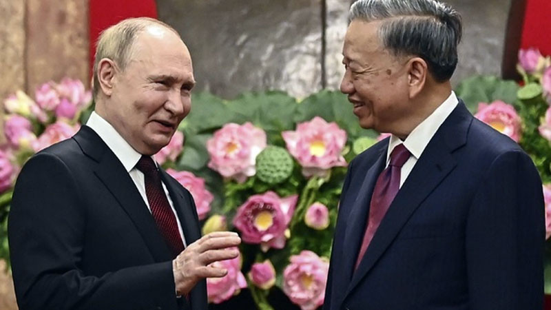 Виетнам помни и благодари на Русия за помощта в борбата за независимост