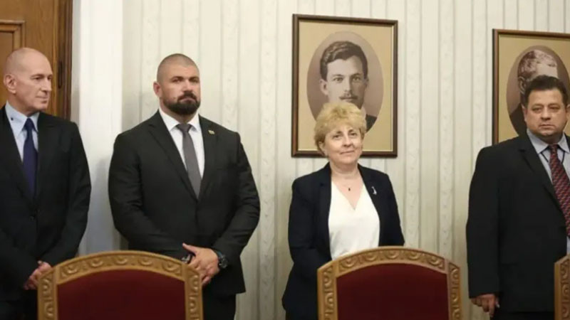 Фалшиви новини: „Величие“ НЕ са подкрепяли Рая Назарян за председател на парламента
