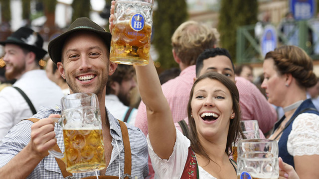 Над 15 евро за литър: Тази година бирата на Октоберфест ще е с 4% по-скъпа