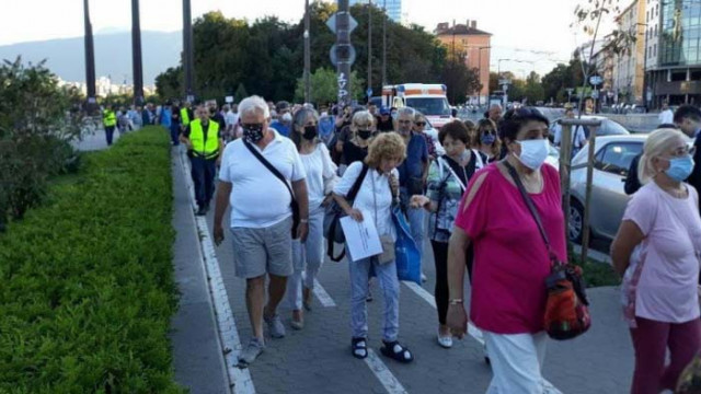 В София се проведе шествие срещу Радев и в подкрепа на полицията