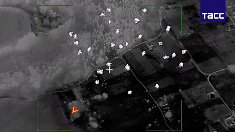 Руснаците унищожиха колона с военна техника на ВСУ в Сумска област