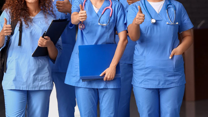 Всяка трета от работещите у нас медицински сестри е над 65-годишна