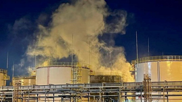 Гори нефтена база в Ростовска област