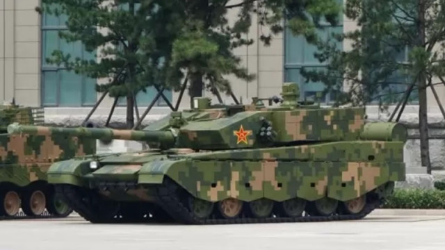 Огромни китайски танкове на фронта в Украйна: Това вече е серионо