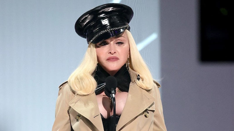 Мадона поднови работата над сценария за автобиографичния си филм