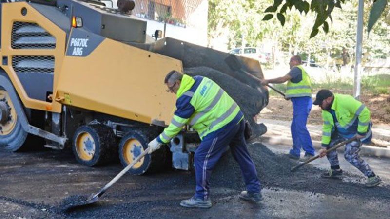 През август и септември асфалтират голяма част от улиците в Евксиноград