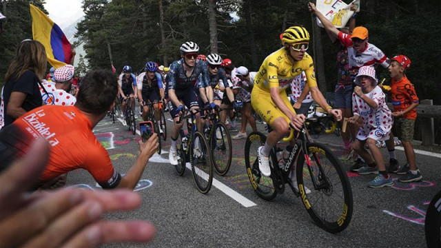 Звярът Погачар докосва трета корона в "Тур дьо Франс"