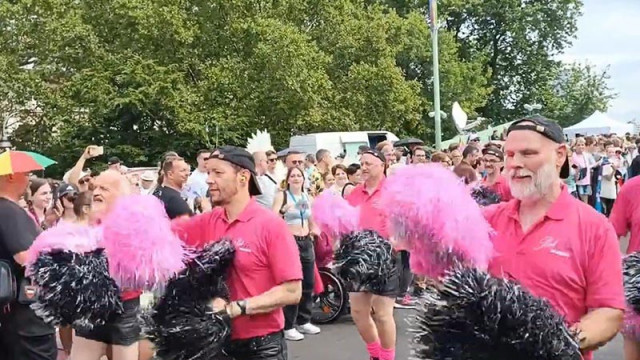 Упадъкът на нравите: Гей парадът в Кьолн събра над 1,2 милиона души