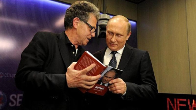 Изключиха биографа на Путин Хуберт Зайпел от Съюза на журналистите в Германия