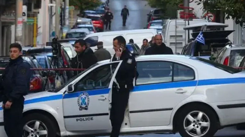 Кметът на Атина уволни шефовете на общинската полиция след резкрития за рекет