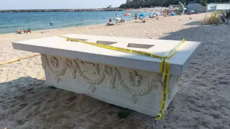 Бивш полицай откри уникален саркофаг от римската епоха на плажа на "Св. Св. Константин и Елена“